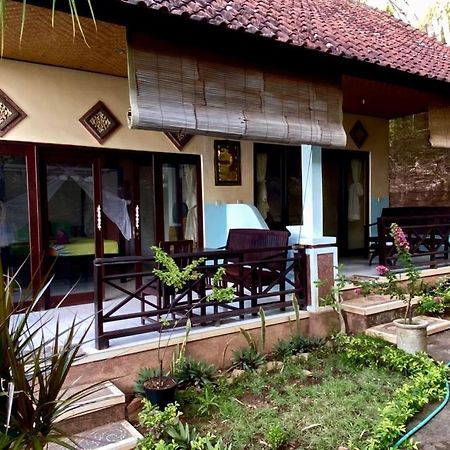 Sriganesh Apartment Ambat Bagian luar foto