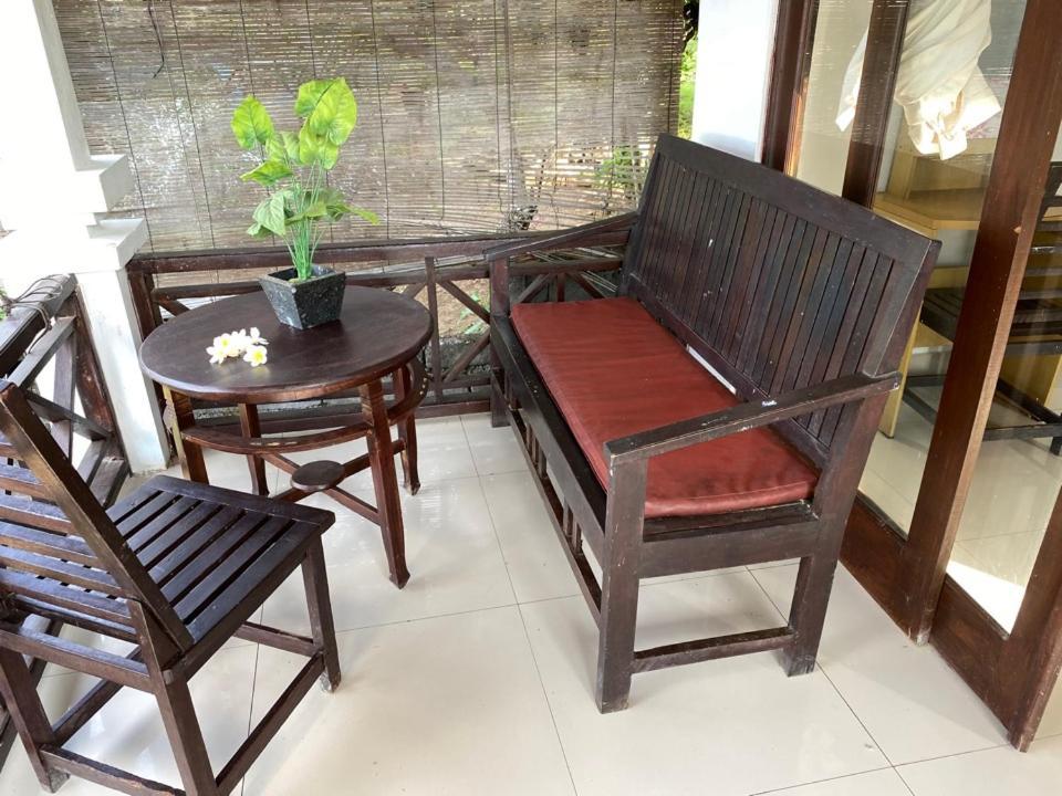 Sriganesh Apartment Ambat Bagian luar foto